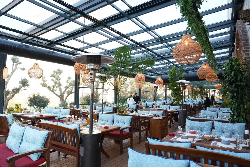 Cam Tavanlı Ahşap Kış Bahçesi & Veranda Restoran Salonu