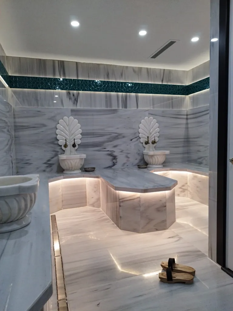 LED Alt Aydınlatmalı Göbek Taşlı & Çifte Kurnalı Lüks Hamam