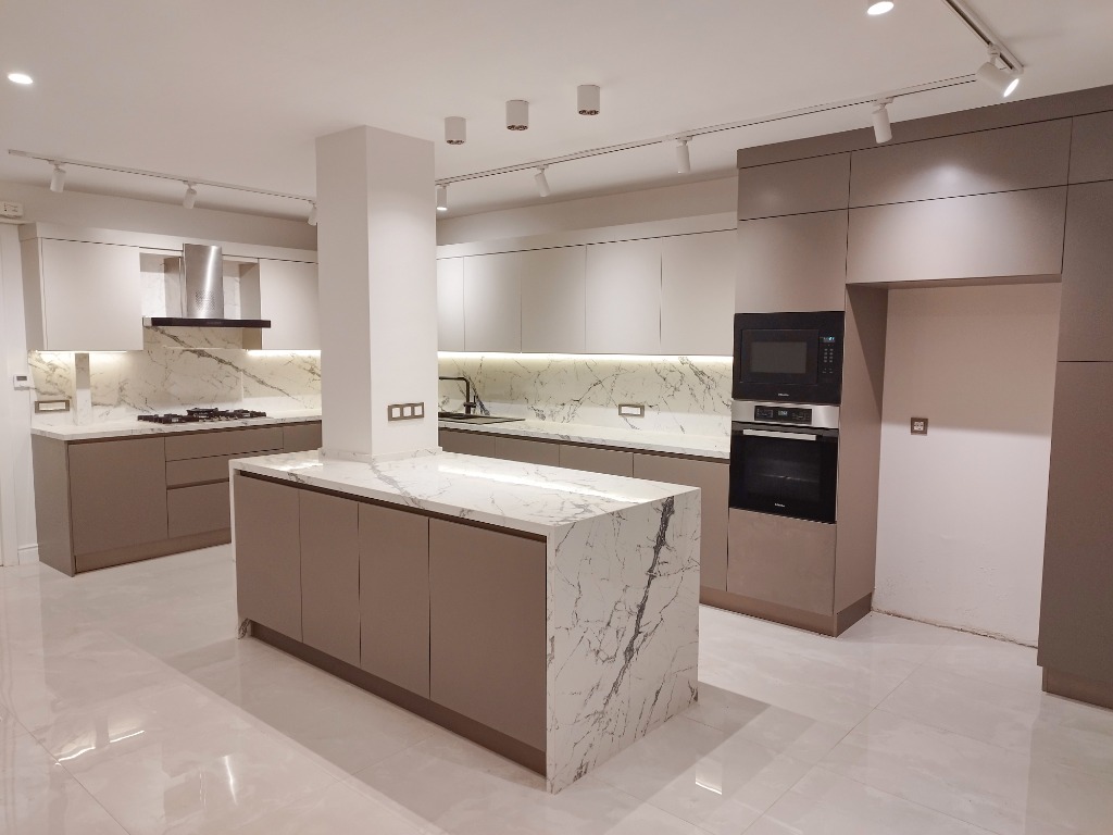 2EM Design Studio Marble